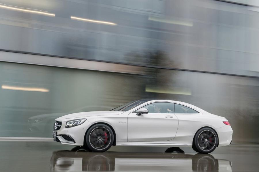  Mercedes-Benz S63 AMG Coupe 2015 года  (фото 3 из 22)